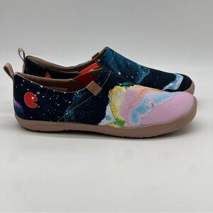 UIN Slip-On Sneakers. Size 10